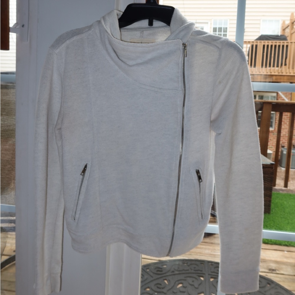 Sound & matter zip wrap jacket coat. Cream. Wear signs as shown. Small